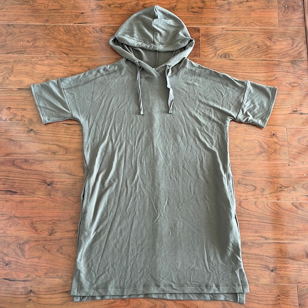 Cable & Gauge Sage Green Short Sleeve Hooded Tunic Shirt Top